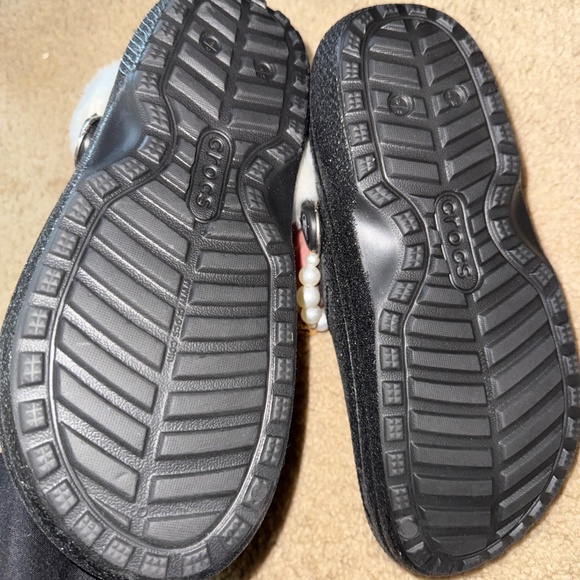 Crocs black glitter Christmas charms with fur - Picture 4 of 4